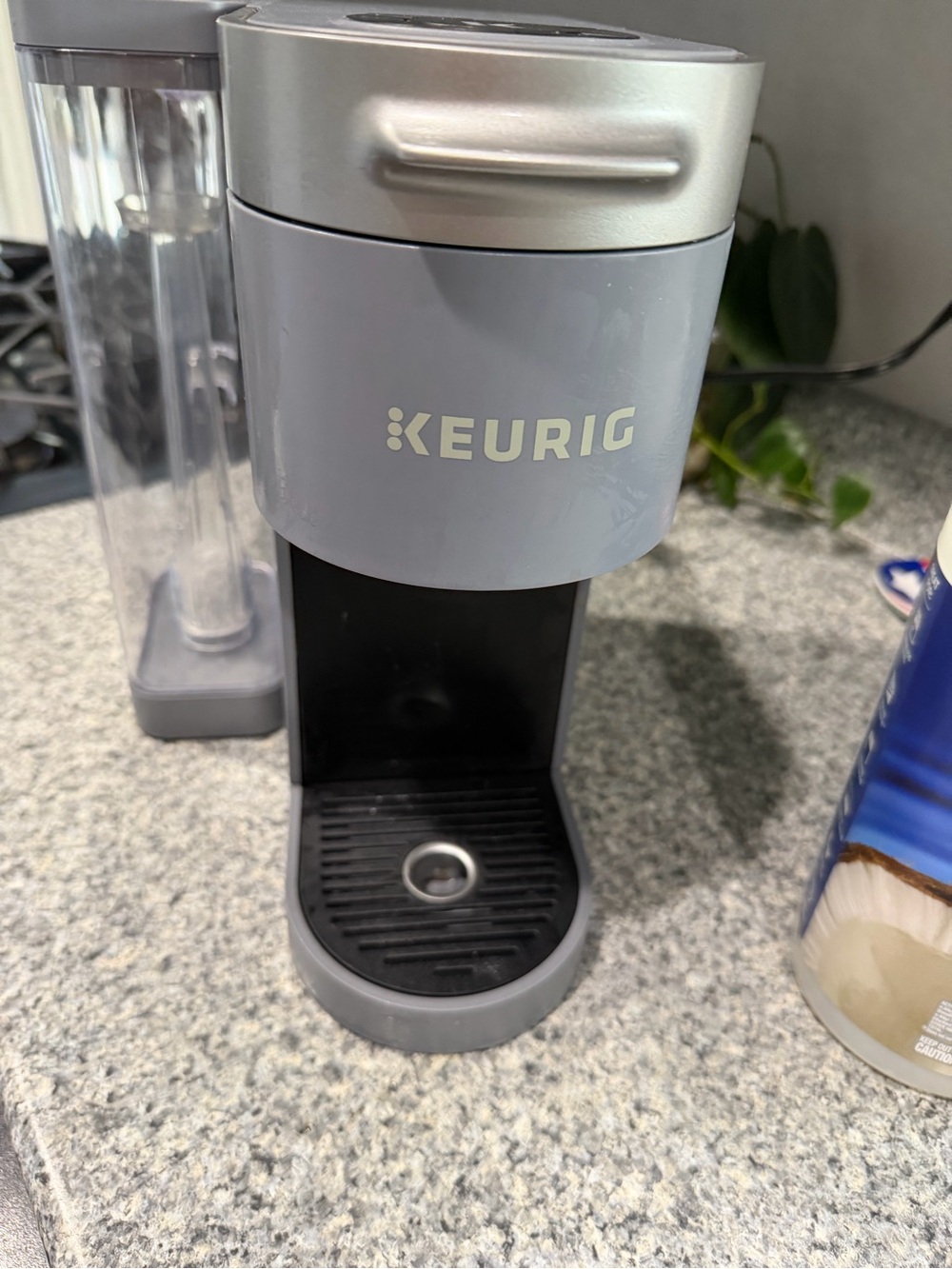 Keurig Single-Serve Coffee Maker in Light Gray and Silver K910